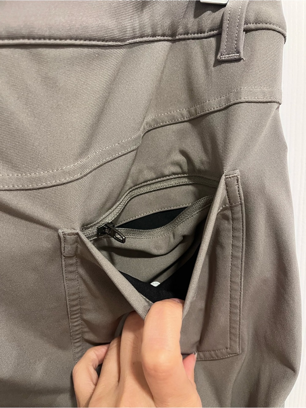 Lululemon athletica slim fit abc 5 pocket casual pants size 32 color nomad taupe - Picture 7 of 8